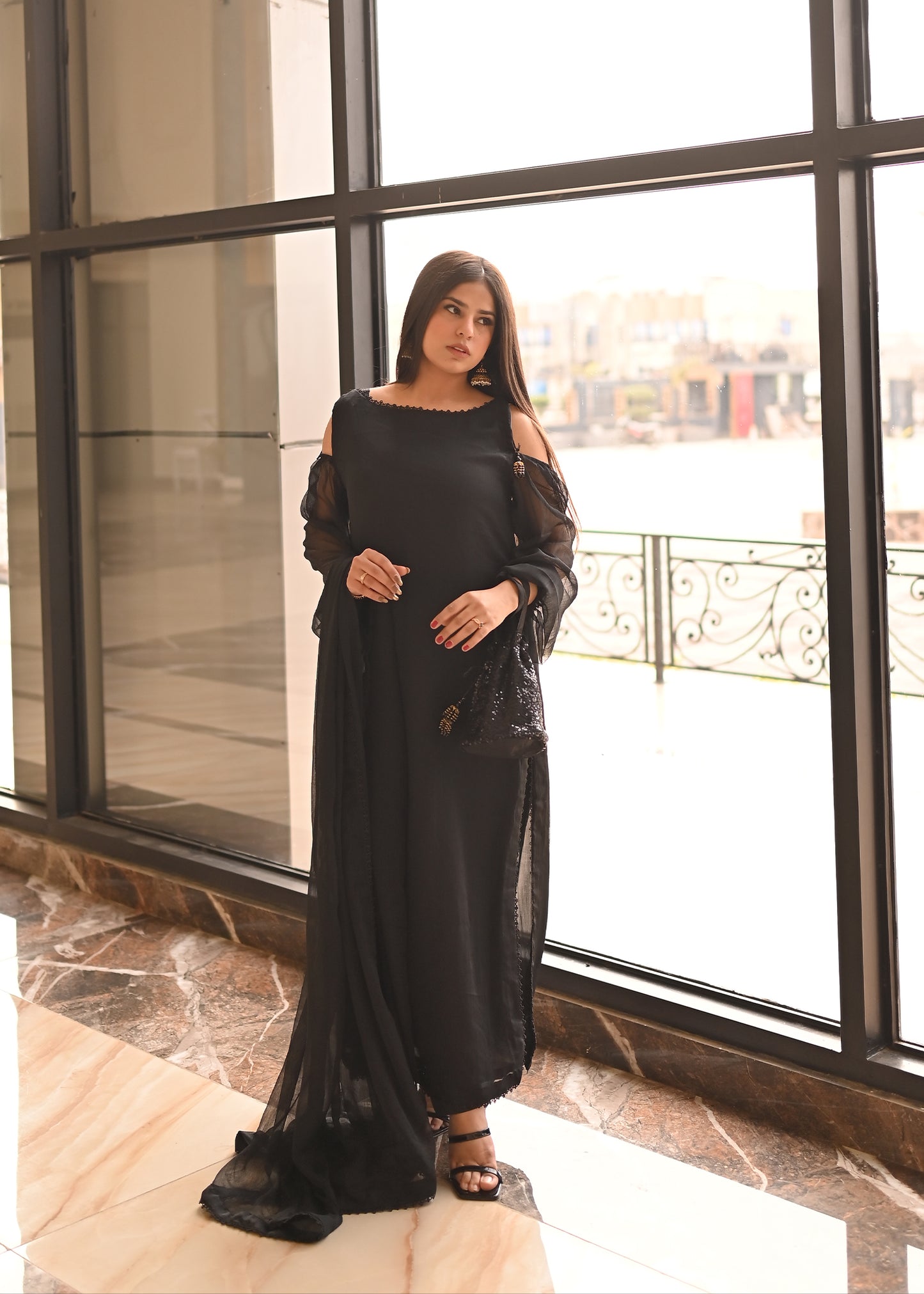 black plan dress