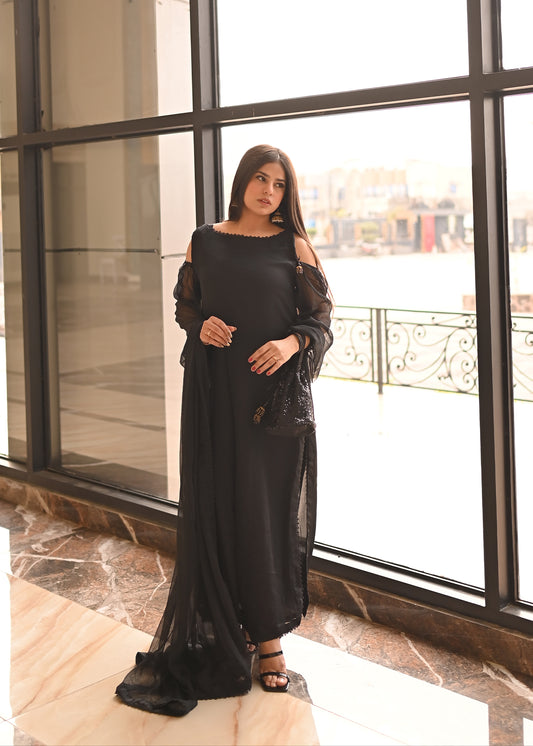 black plan dress